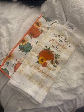 Threshold Fall Pumpkin Kitchen Towels in Orange, Green & Cream
